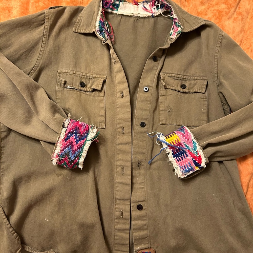 VINTAGE One-of-a-kind Army green shirt with embroidery on cuffs and collar